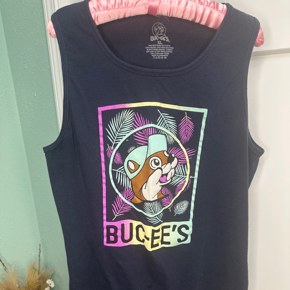 Bucees XL tank top navy blue womens purple/aqua beaver 100% cotton euc